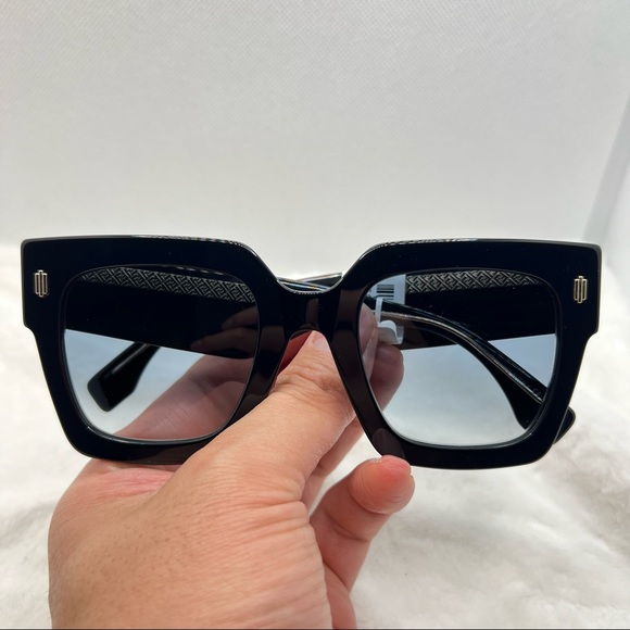 Fendi Sunglasses, New Authentic Black Square Unisex - Picture 5 of 6